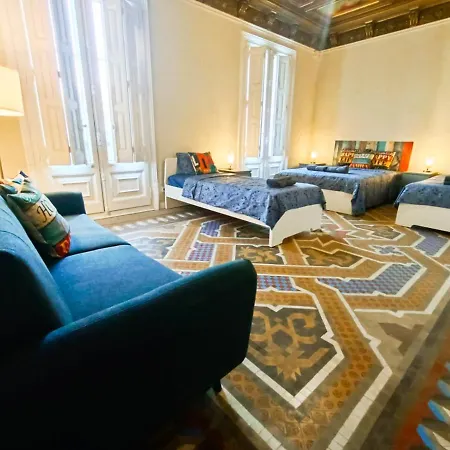 By Plaza Catalunya Hostel
